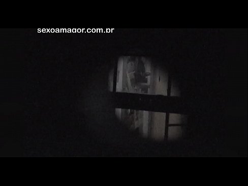 ❤️ Блондинку тайно снимает на видео соседский вуайерист, спрятанный за полыми кирпичами ❤️❌ Красивое порно на нашем сайте ️